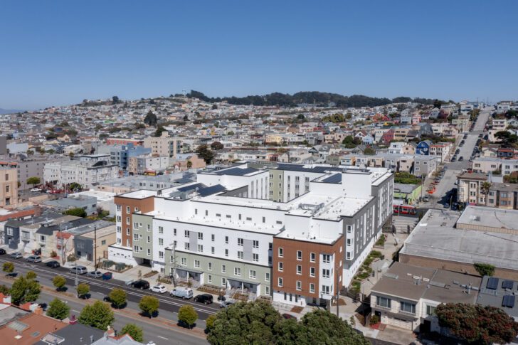 Change in grade, France Street, Aerial shot, 4840 Mission Street, Affordable Family Housing, VMWP, Islais Place<br /><small>Photography: Keith Baker</small>